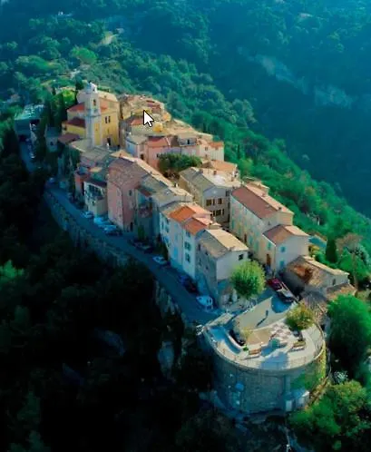 Nuit Insolite Avec Jacuzzi Privatif Et Piscine La Roquette-sur-Var Bed & Breakfast