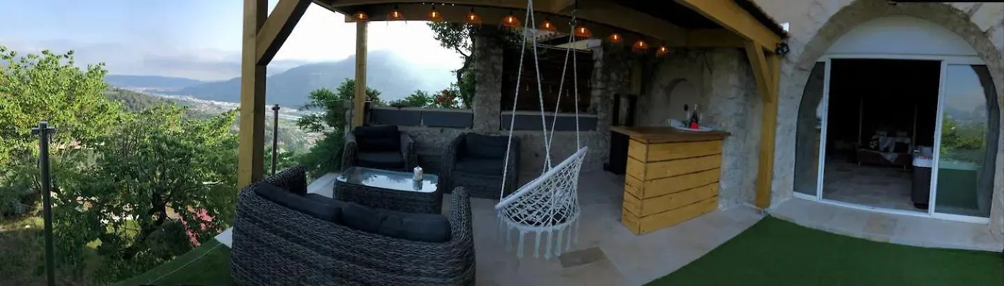 Nuit Insolite Avec Jacuzzi Privatif Et Piscine La Roquette-sur-Var Bed & Breakfast