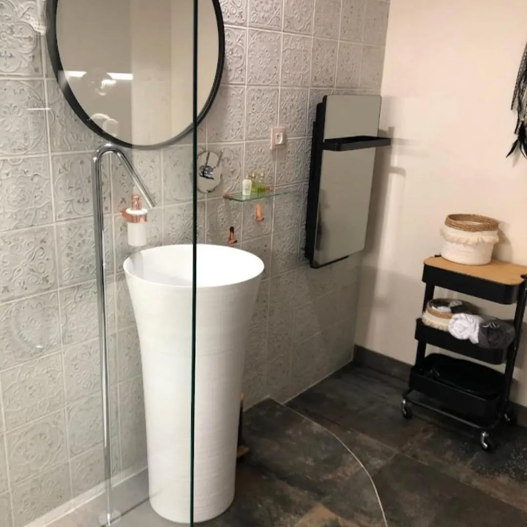 Nuit Insolite Avec Jacuzzi Privatif Et Piscine La Roquette-sur-Var 0*,