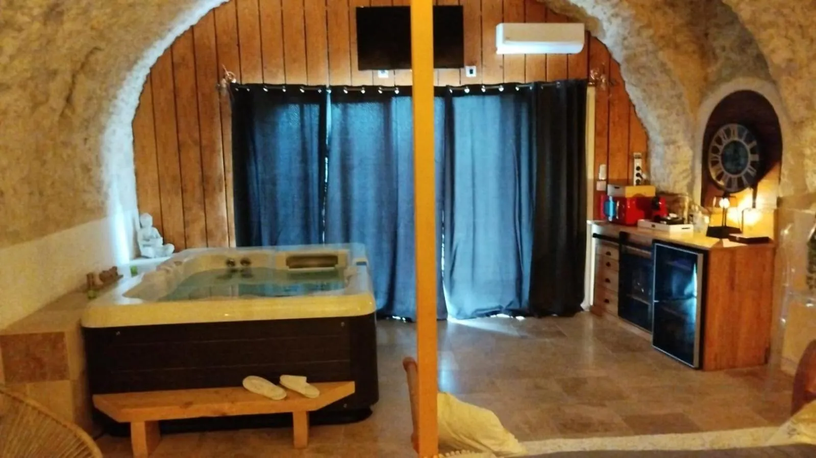 Nuit Insolite Avec Jacuzzi Privatif Et Piscine La Roquette-sur-Var France