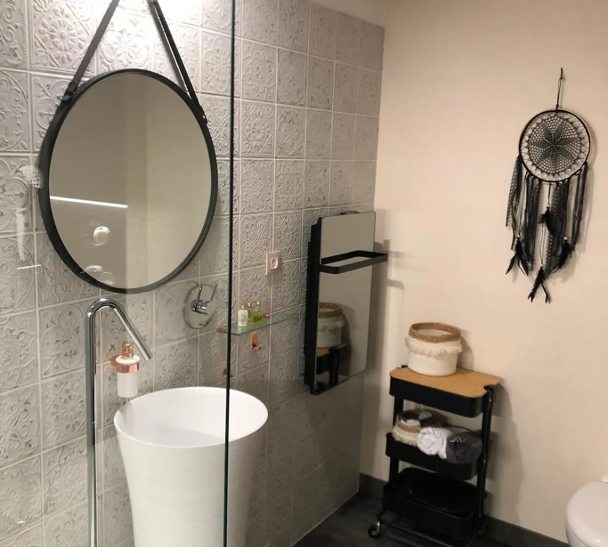 Bed & Breakfast Nuit Insolite Avec Jacuzzi Privatif Et Piscine La Roquette-sur-Var
