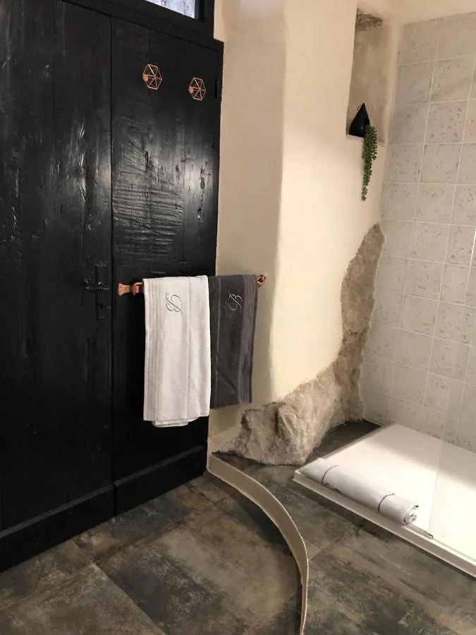 Bed & Breakfast Nuit Insolite Avec Jacuzzi Privatif Et Piscine La Roquette-sur-Var Francia