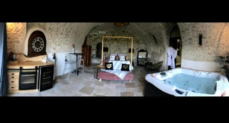 Bed & Breakfast Nuit Insolite Avec Jacuzzi Privatif Et Piscine La Roquette-sur-Var